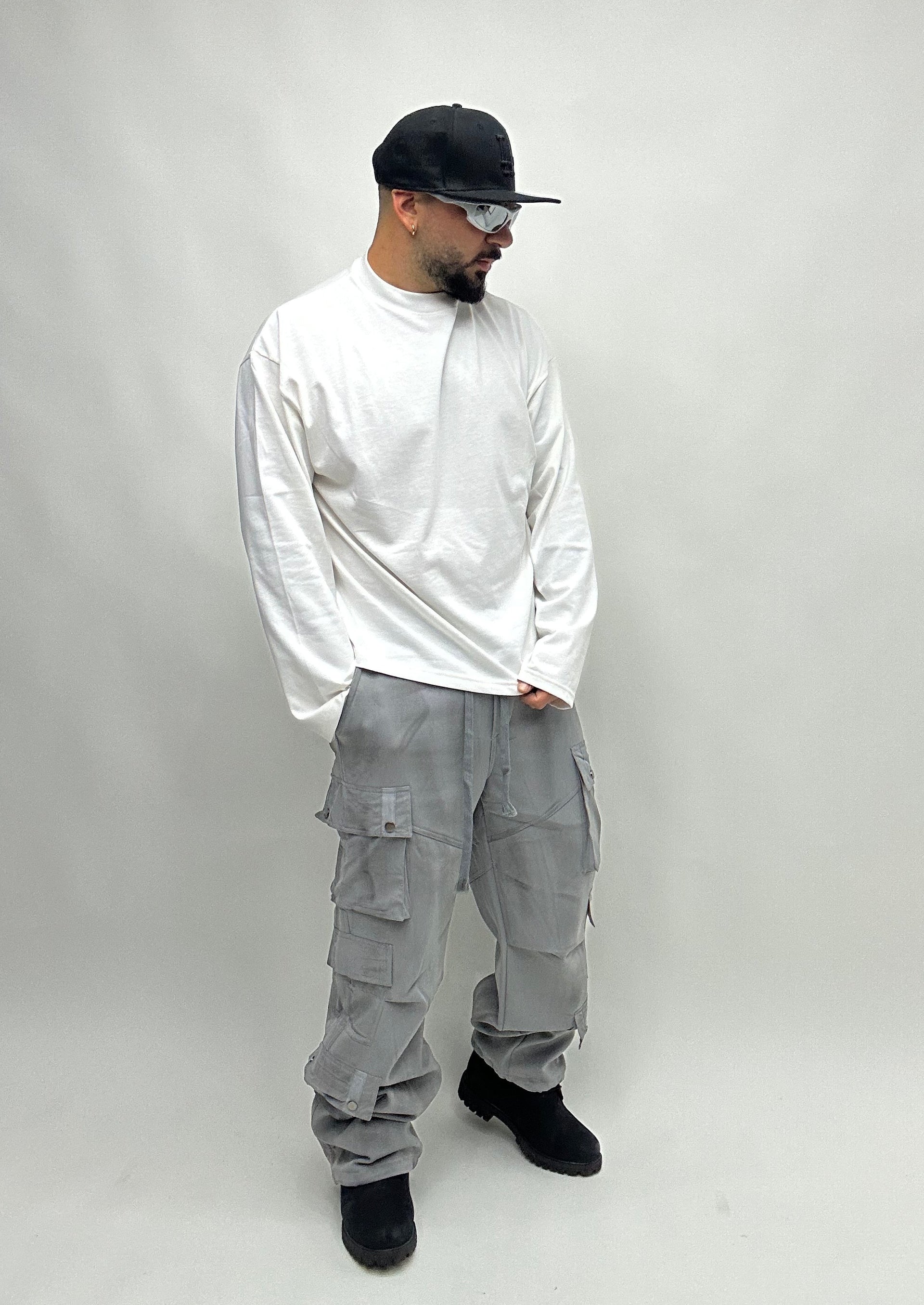 WHITE LONG SLEEVE T-SHIRT